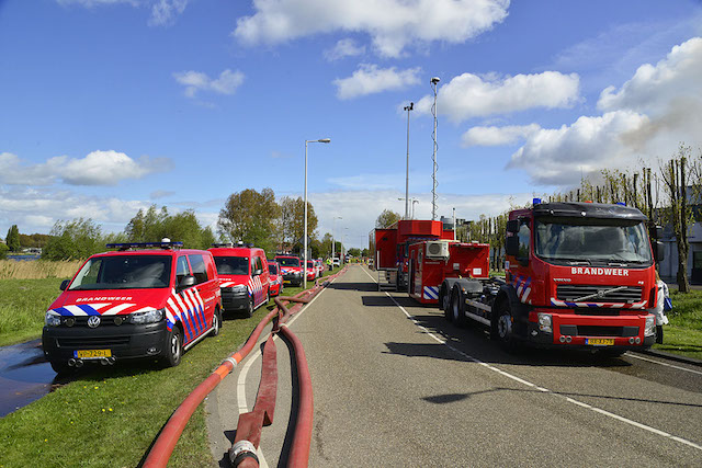 2017/83/20170422-14u54 GB 073 Zeer grote brand Westhavenweg ASD.jpg